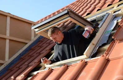 Pose de fenêtres de toit Velux à Roubia
